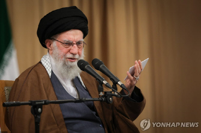 이란 최고지도자, 안보수장에 암살 대비 지시…승계 서열 지정