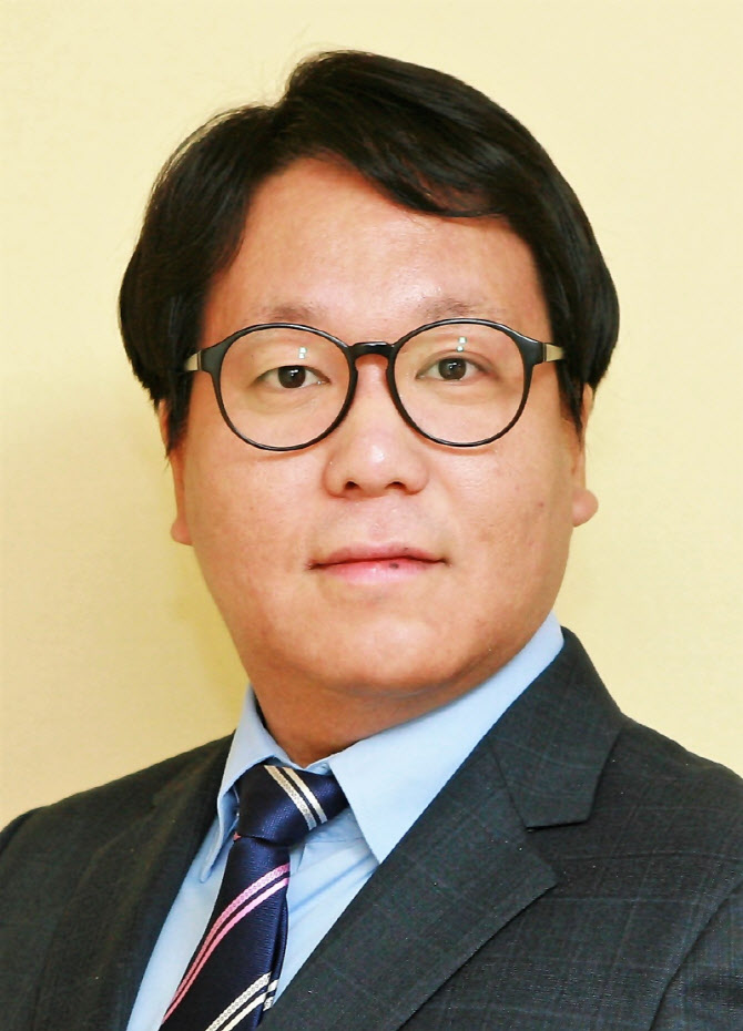 [생생확대경] 주민생활 바꿀 일꾼은 여의도에 없다