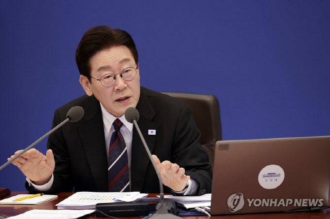'李대통령 살해 협박글' 10대가 작성…불구속 송치