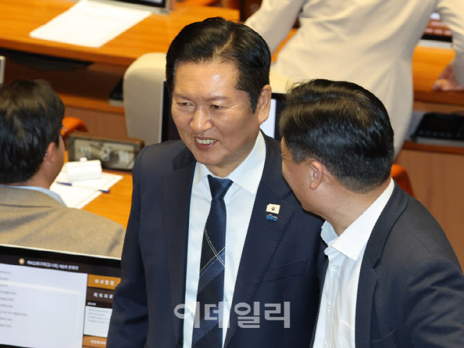 [포토]이야기 나누는 정청래 대표