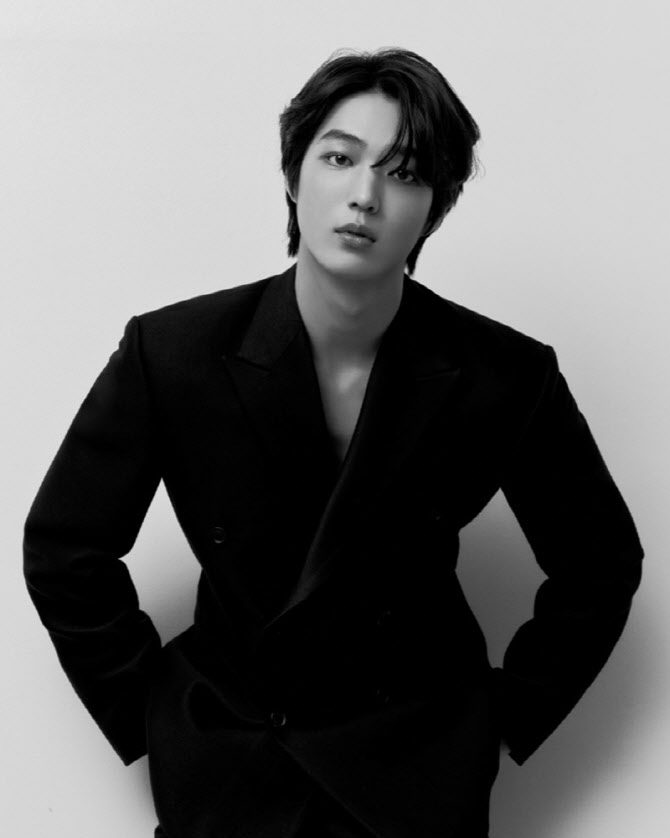 '부부의 세계' 김희애 子 전진서, 폭풍 성장…'뱀파이어 남친들' 주연 캐스팅