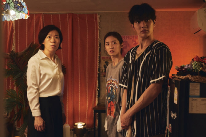'매드 댄스 오피스' 아린 "염혜란과 호흡, 집중 정말 잘 돼"