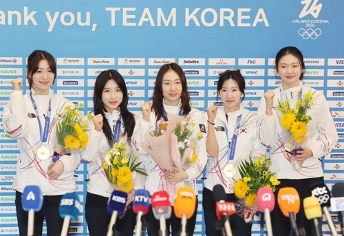 설원엔 ‘첫 기적’, 빙판엔 ‘새 여제’…밀라노의 영웅들 '금의환향'
