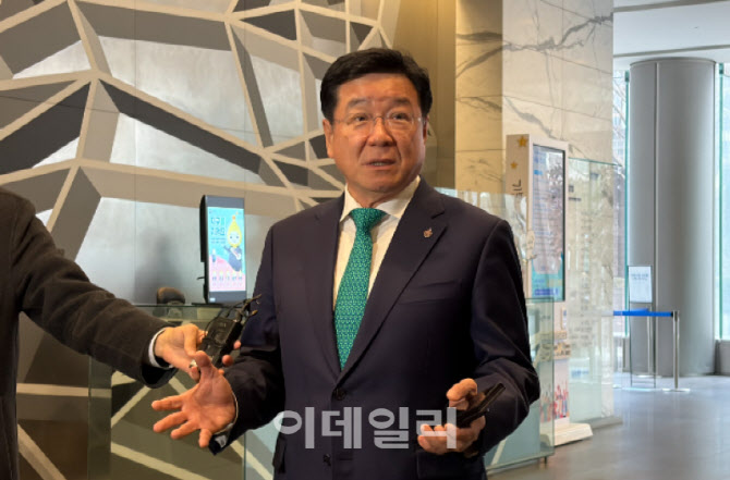 이찬희 삼성 준감위원장 "노사관계, 삼성의 큰 산…노조와 긴밀 소통"