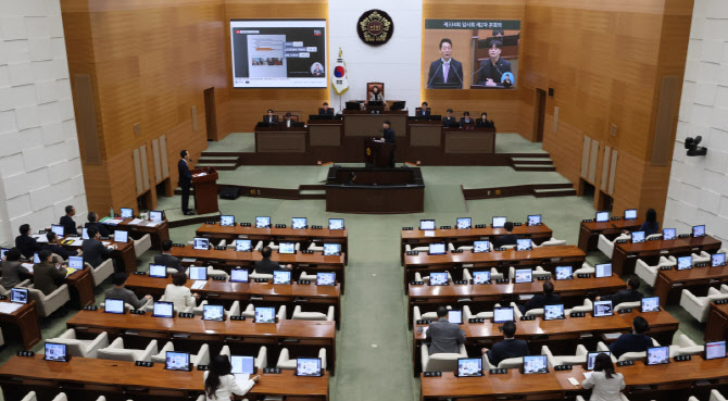 [포토]제334회 서울시의회 임시회 본회의 시작합니다