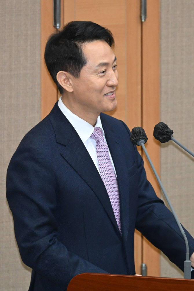 [포토]질의에 답하는 오세훈 서울시장