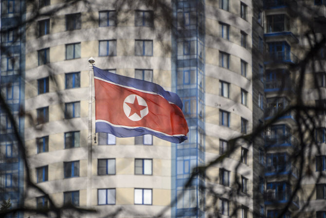 “AI로 얼굴·이력서·가짜 여권까지”…北해커, 해외 위장취업 성행