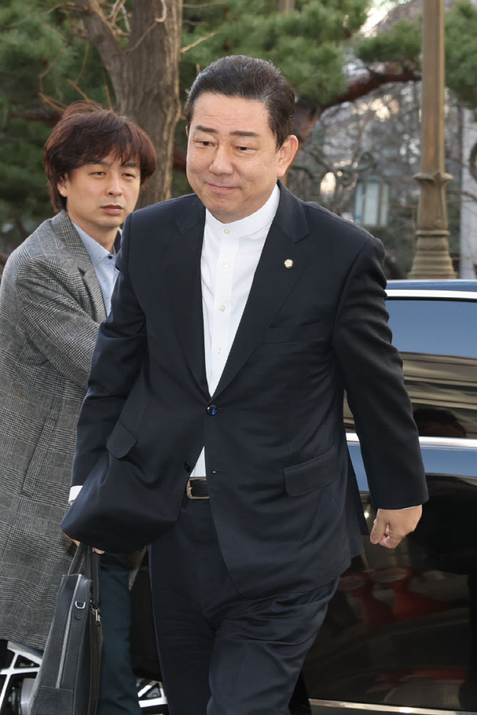 [포토]김병기, 경찰에 첫 피의자 출석
