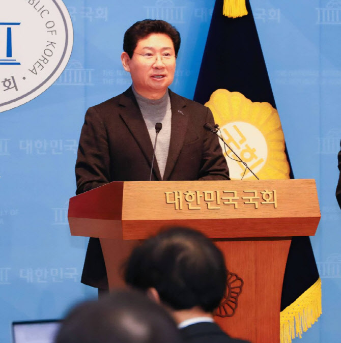 이상일 "광장시민 부산토론회, 눈 부릅뜨고 지켜볼 것"