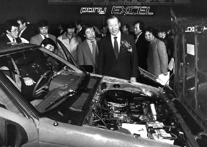 “뭘 망설여, 해 봐!”…王회장 25주기 앞서 할아버지 추억한 정의선