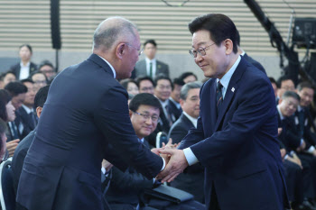 李 “현대차 새만금 투자, 호남 경제·AI·로봇 산업 경쟁력 강화”