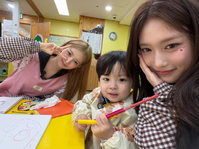 레이·이서, '콜미베이비' 일일 선생님 변신… 이진이와 힐링 케미