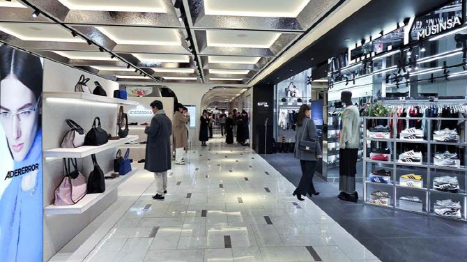 갤러리아백화점, 명품관 웨스트 3층 리뉴얼… 2030·외국인 공략