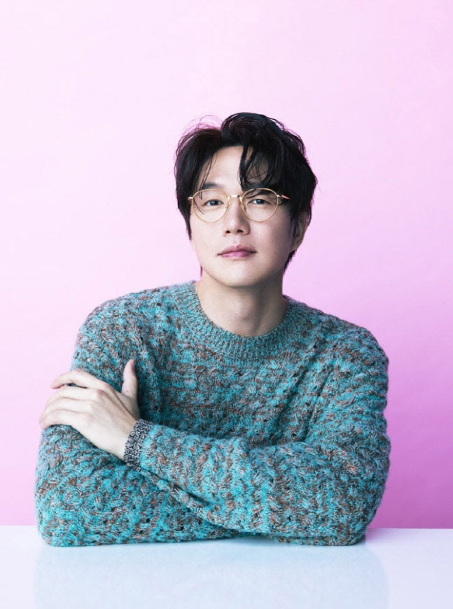 성시경, '더 시즌즈' 새 MC 발탁… 십센치 잇는다