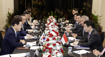 李대통령 “한·싱가포르 FTA 개선협상 개시…AI·원전 등 미래협력 확대”