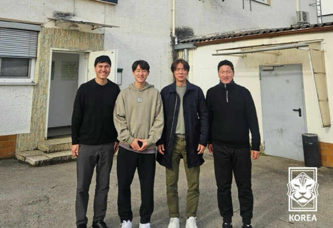 홍명보, 2주간 유럽파 현지 점검... "외부 환경에 흔들리지 말자"