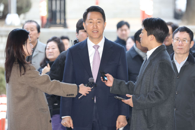 [포토]오세훈 시장, "선거기간과 재판기간 정확히 일치"