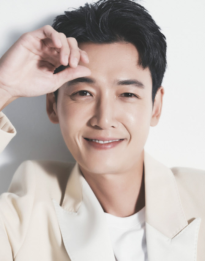 정경호, '불혹하는 로맨스' 출연 확정…조기갱년기 캐릭터 [공식]
