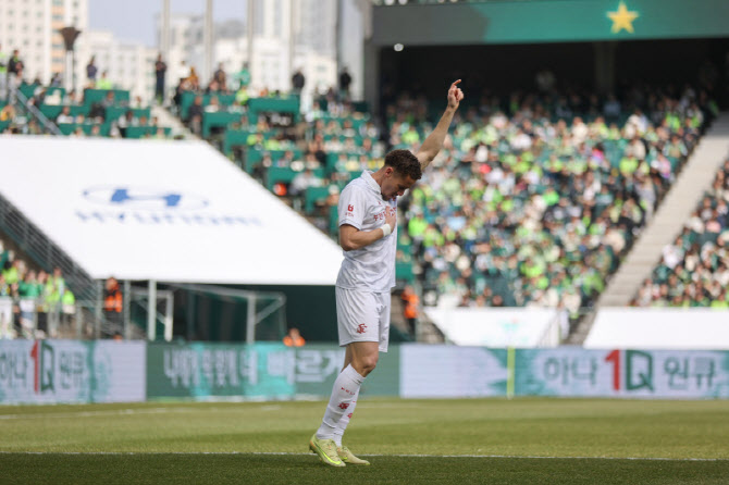 '창단 첫 1부리그 승' 부천 갈레고, 2026시즌 첫 라운드 MVP