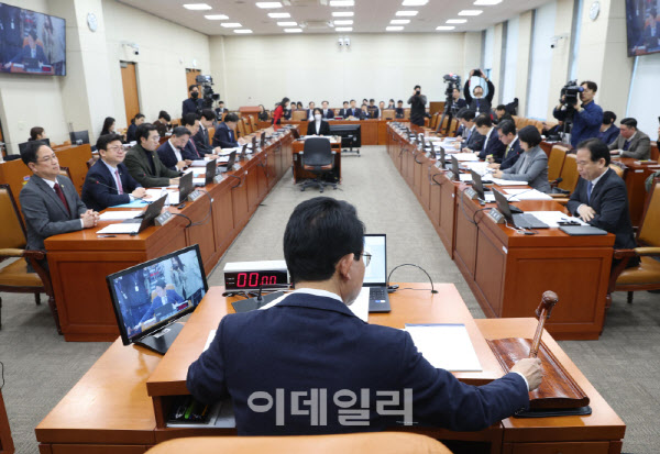 대미특위 재가동…與野, 투자공사 설립·규모 놓고 이견