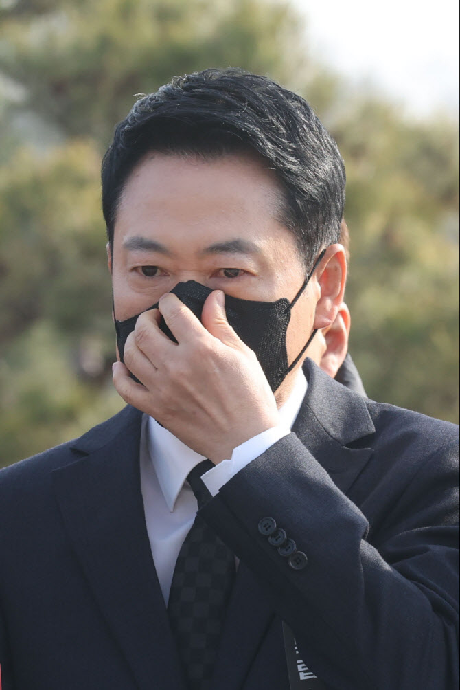 [포토]마스크 쓴 장동혁 국민의힘 대표