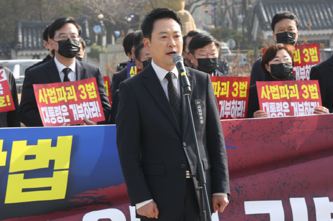 [포토]장동혁 대표, "이 정부 거부권 안쓰면 국민이 거부할 것"