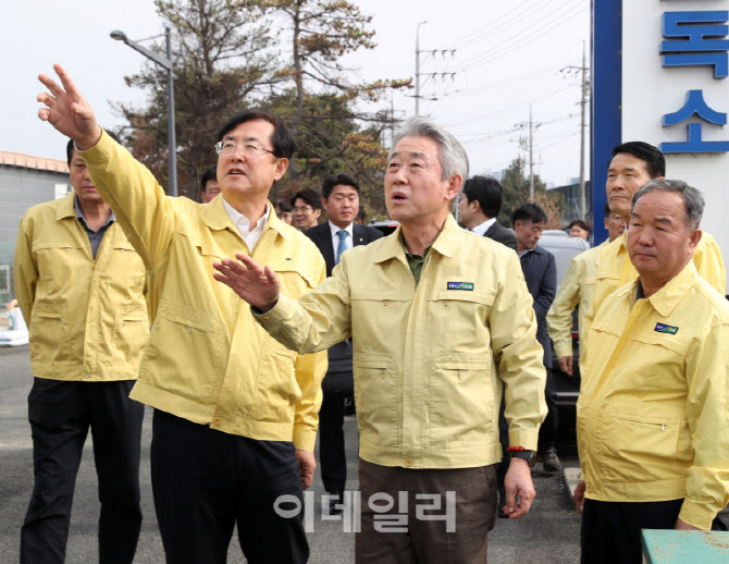 [포토]  강호동 농협회장, 방역현장 점검
