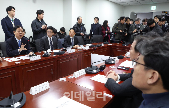 [포토]구윤철, '오늘부터 정부합동반 주유소 점검'