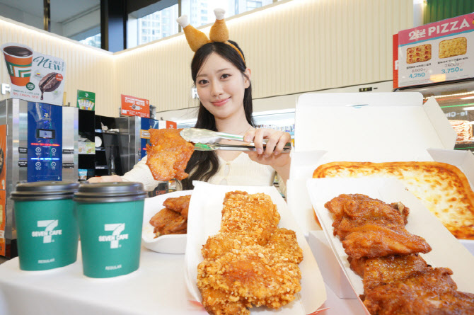 봄 나들이에 편의점 즉석식품 방긋…세븐일레븐 할인전 포문