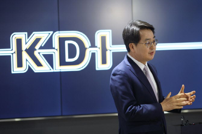 체면 버리고 친정 간 김동연, 5호선 김포연장 이뤄낼까