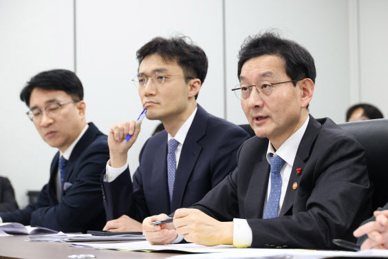 정부 "檢 보완수사권, 2단계서 결론"…다음주 공론화 착수