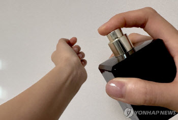 봄옷 대신 30만원짜리 향수 샀다