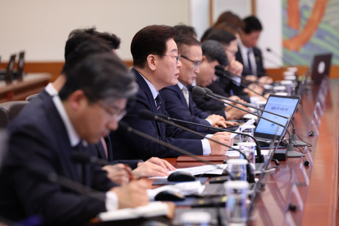 노란봉투법 시행 첫날…李대통령, 삼성·현대차와 ‘상생 협력’ 머리 맞댄다