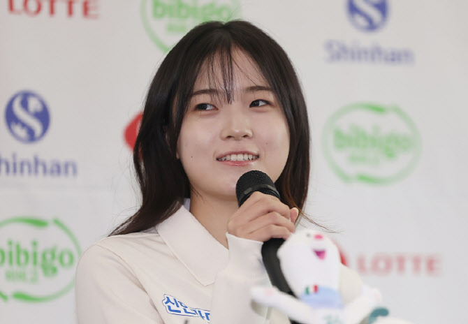 '스노보드 金' 최가온 "올림픽 금 실감나…'세계 최고 보더'가 꿈"
