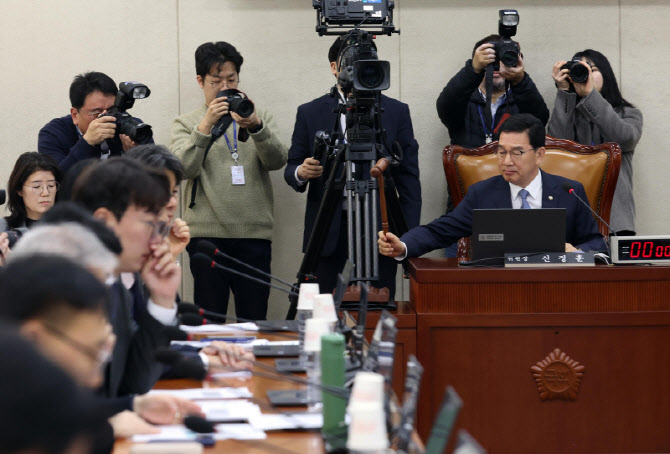 [포토]행정안전위원회 전체회의, '중대범죄수사청 설치법 등 심사'