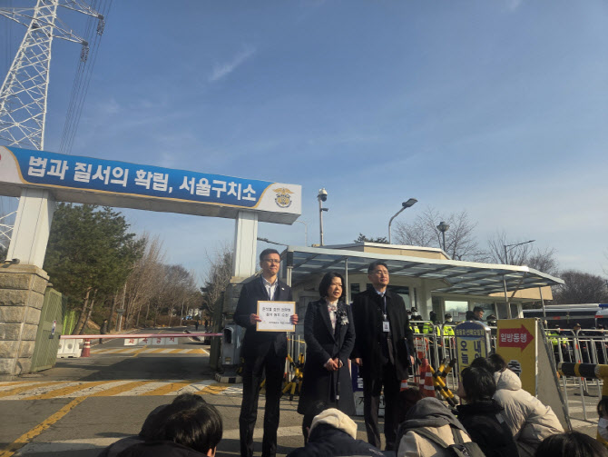 구치소 방문 읍소에도…尹, `이태원 참사 청문회` 참석 거부