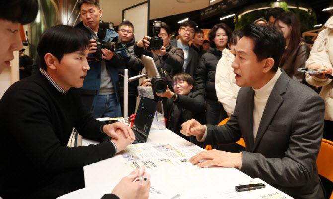 [포토] 청년홈&잡페어 참석한 오세훈 서울시장