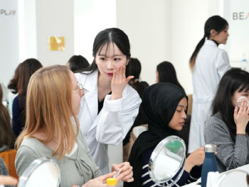 23개국 외국인 모였다…닥터지, 맞춤형 스킨케어 클래스 진행
