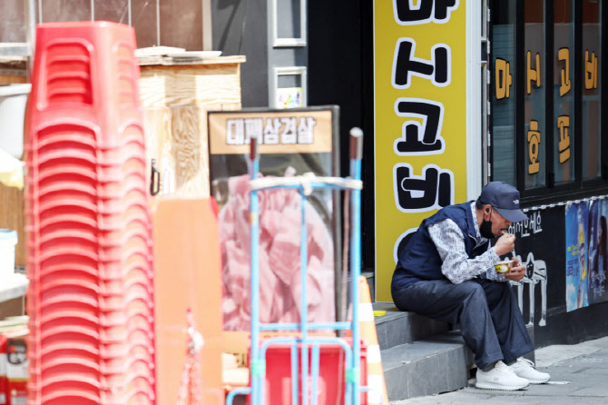 고령화에 재정 더 썼다…장기요양보험 국고지원 10년새 4배 ↑