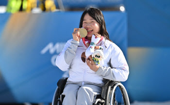 李대통령, 패럴림픽 김윤지 선수에 축하…"뜨거운 박수"