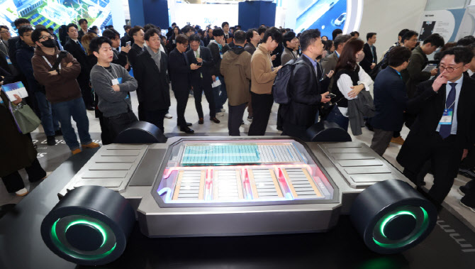 [포토]인파로 북적이는 인터배터리 2026