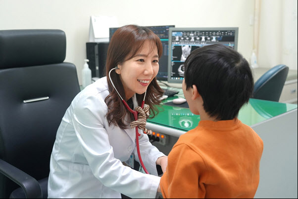흔하지만 헷갈리는 소아 복통, 언제 병원 가야 할까?