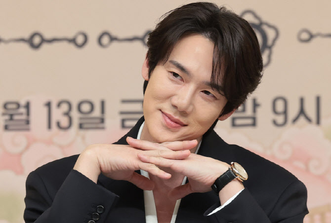 숨 참고 '신이랑' 다이브…유연석, 아이브 춤 두 달 연습한 이유