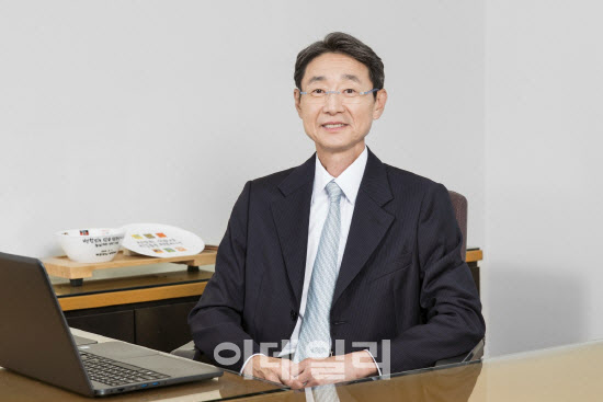 농심 신동원 회장, 작년 연봉 18억…실적 견인에 보수도 '우상향'
