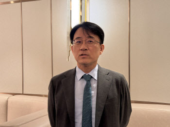 삼성D·LGD 수장 "칩플레이션 타격 방어...중동 사태 장기화시 영향"