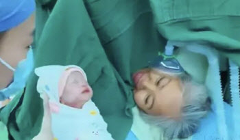 30대 외동아들 암으로 잃은 60대 母 "시험관 임신, 딸 얻어"
