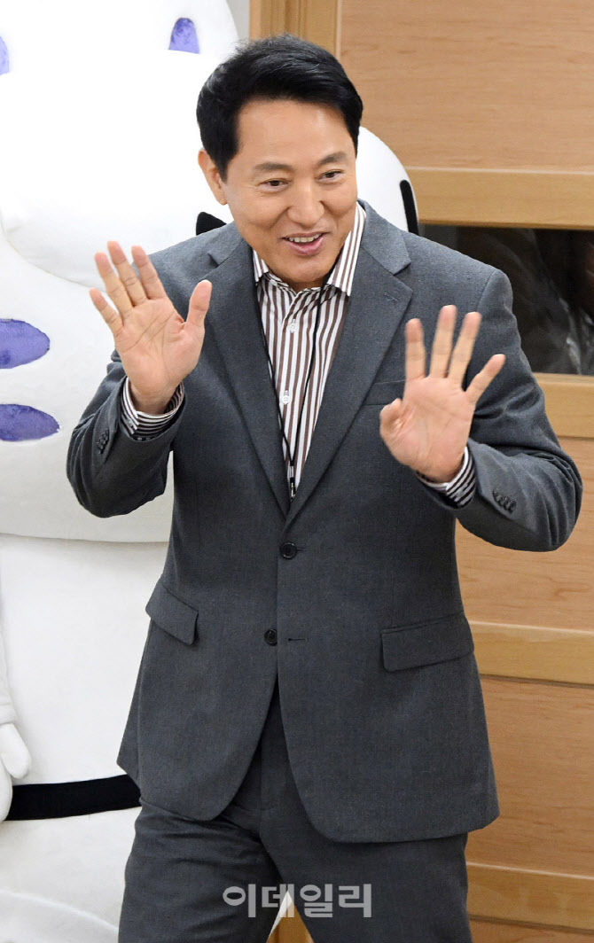 [포토] 오세훈, 초등안심벨 현장 설명회