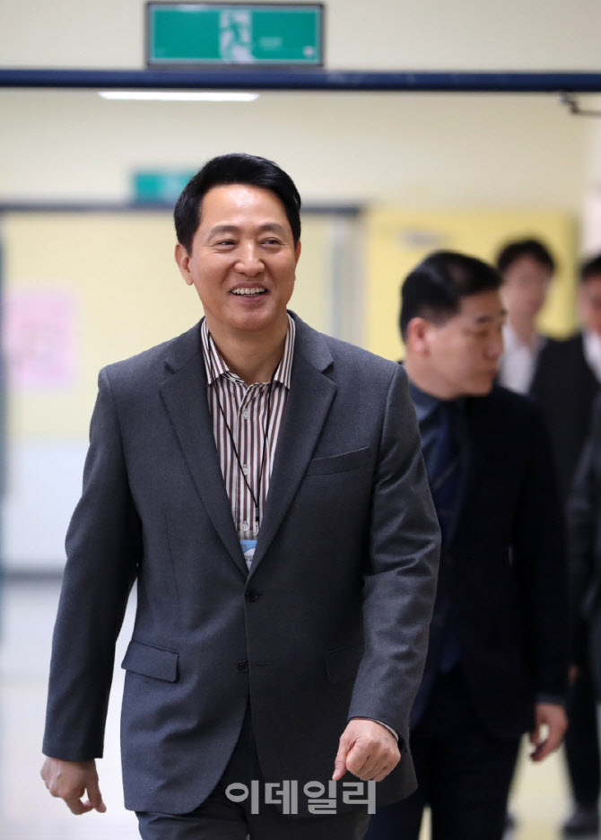 [포토] 행사장 방문하는 오세훈 서울시장