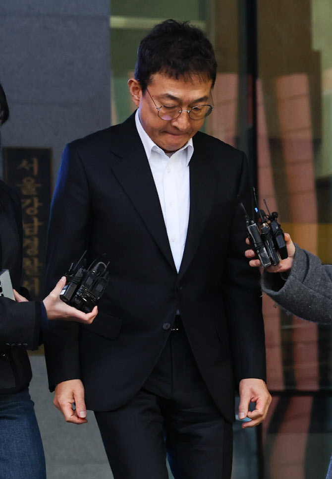 이재룡, 음주사고 뒤 또 술자리...경찰, '음주측정 방해' 혐의 추가 입건
