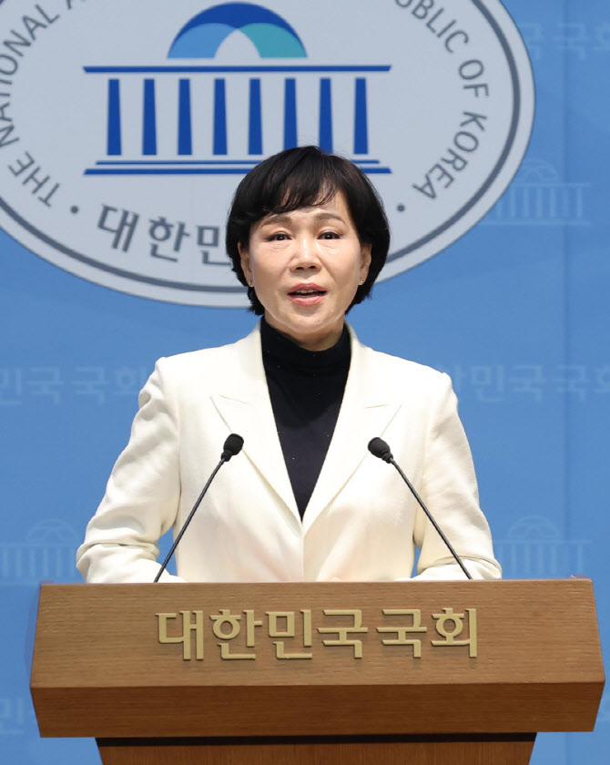 [포토]'서울시 교통공약 발표하는 전현희'